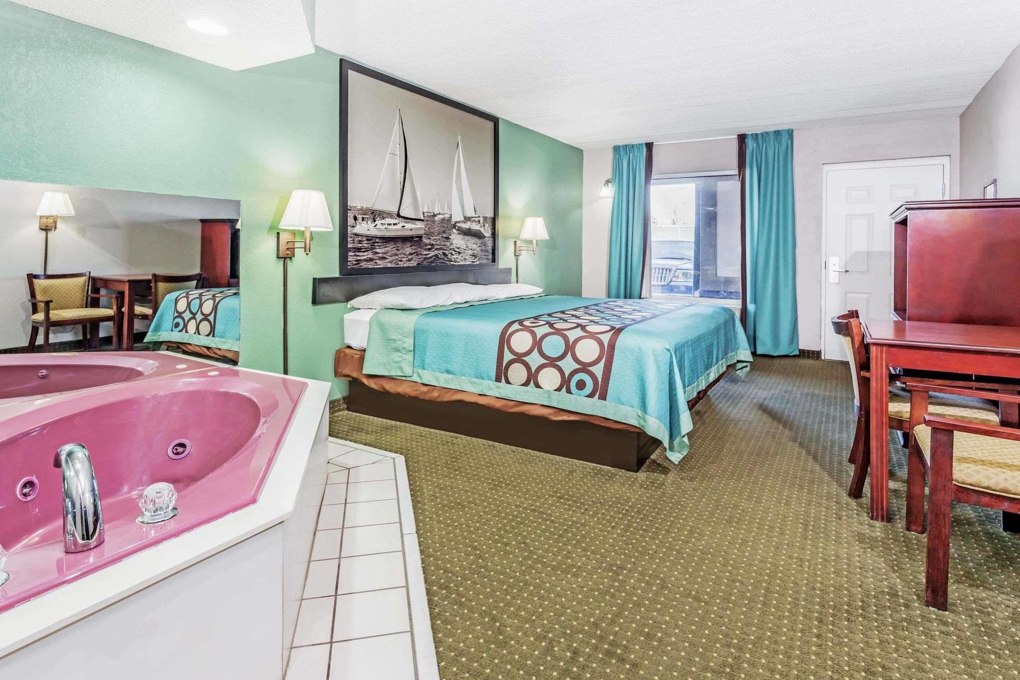 Super 8 by Wyndham Marianna Hotel Bagian luar foto